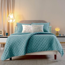 Vianney-King-Size-Comforter-Novo-Atlantic-King-Size-Bedding-Reversible-Cozy-Blankets-in-Deep-Turqouise-and-Dark-Sage-Green-Bedroom-Essentials-110x93-1